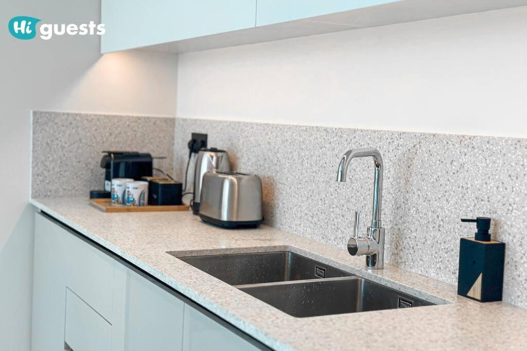 Higuests - Marina Retreat, Luxurious 3br Steps From The