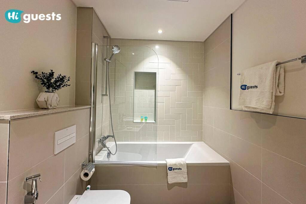 Apartment Higuests - Marina Retreat, Luxurious 3br Steps From The *