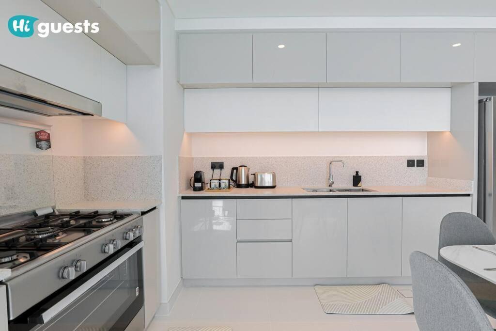 Higuests - Marina Retreat, Luxurious 3br Steps From The Apartment Dubai