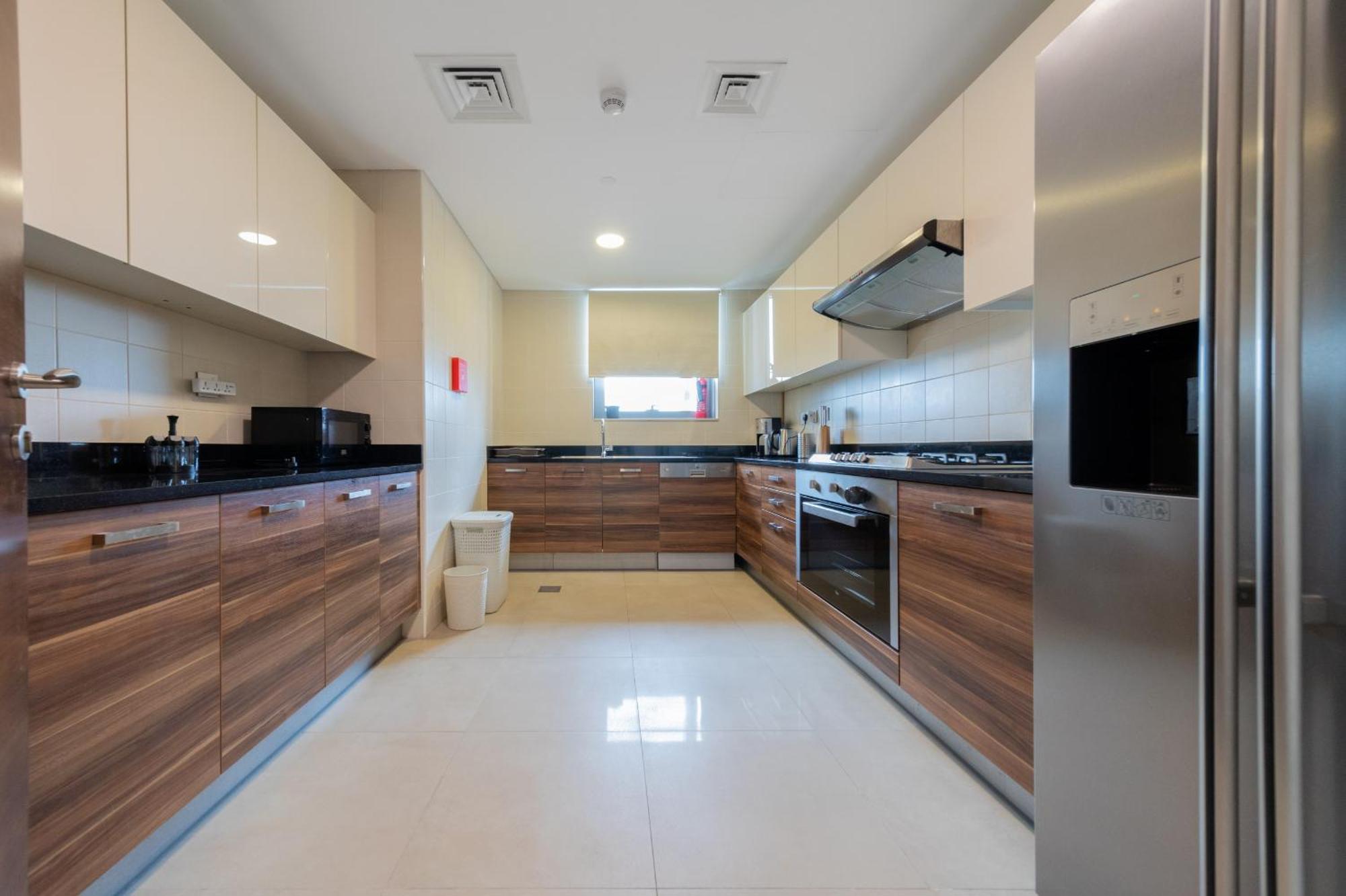 Eden's Homes & - Sparkle Tower Apartment *