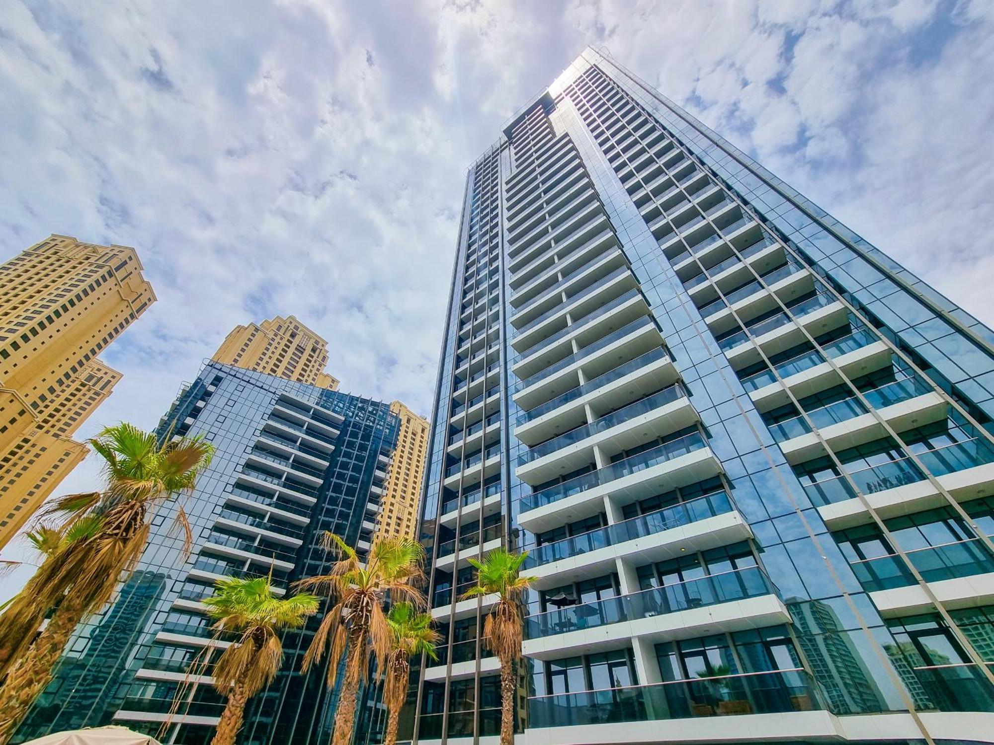 Eden's Homes & - Sparkle Tower Apartment