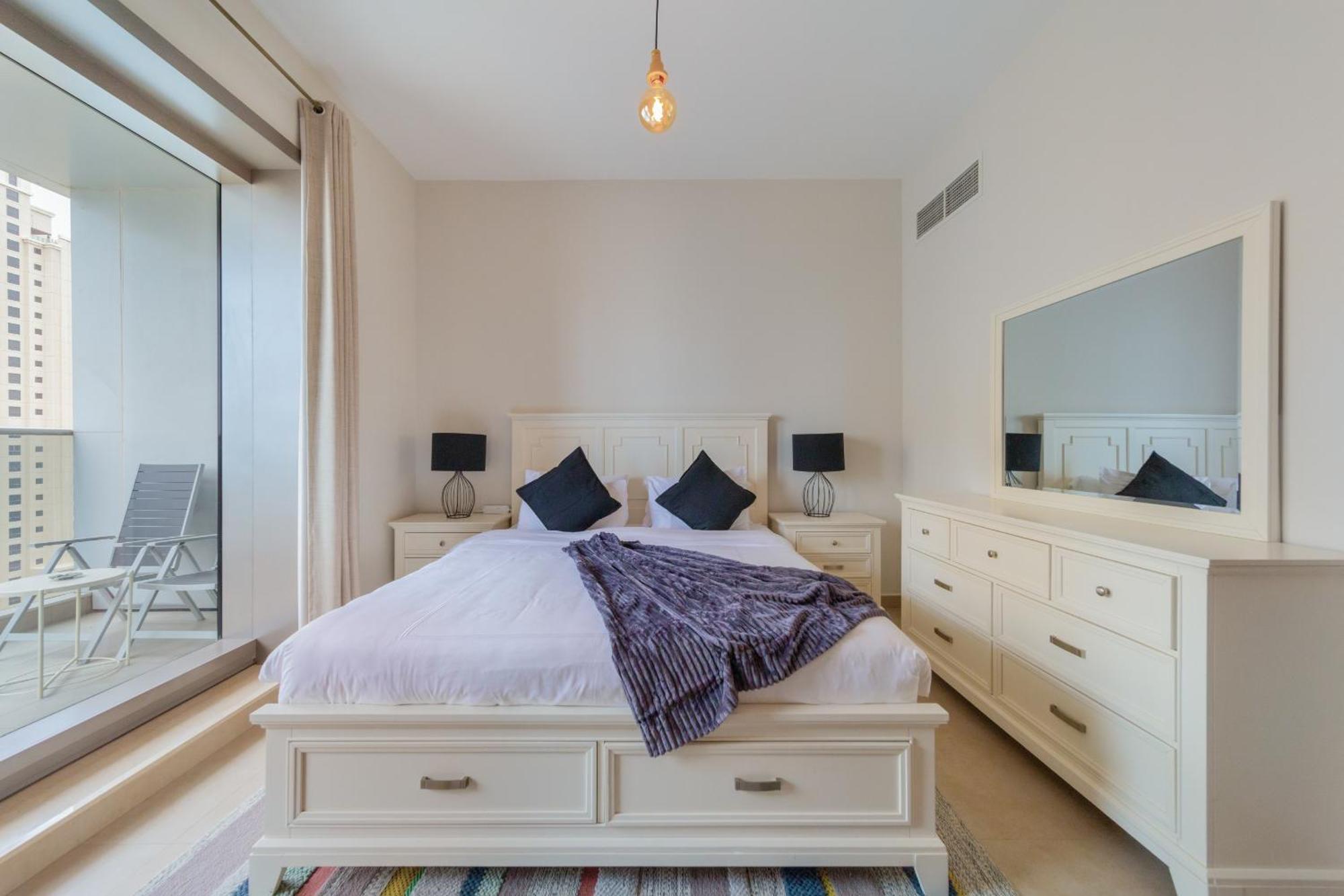 Eden's Homes & - Sparkle Tower Dubai