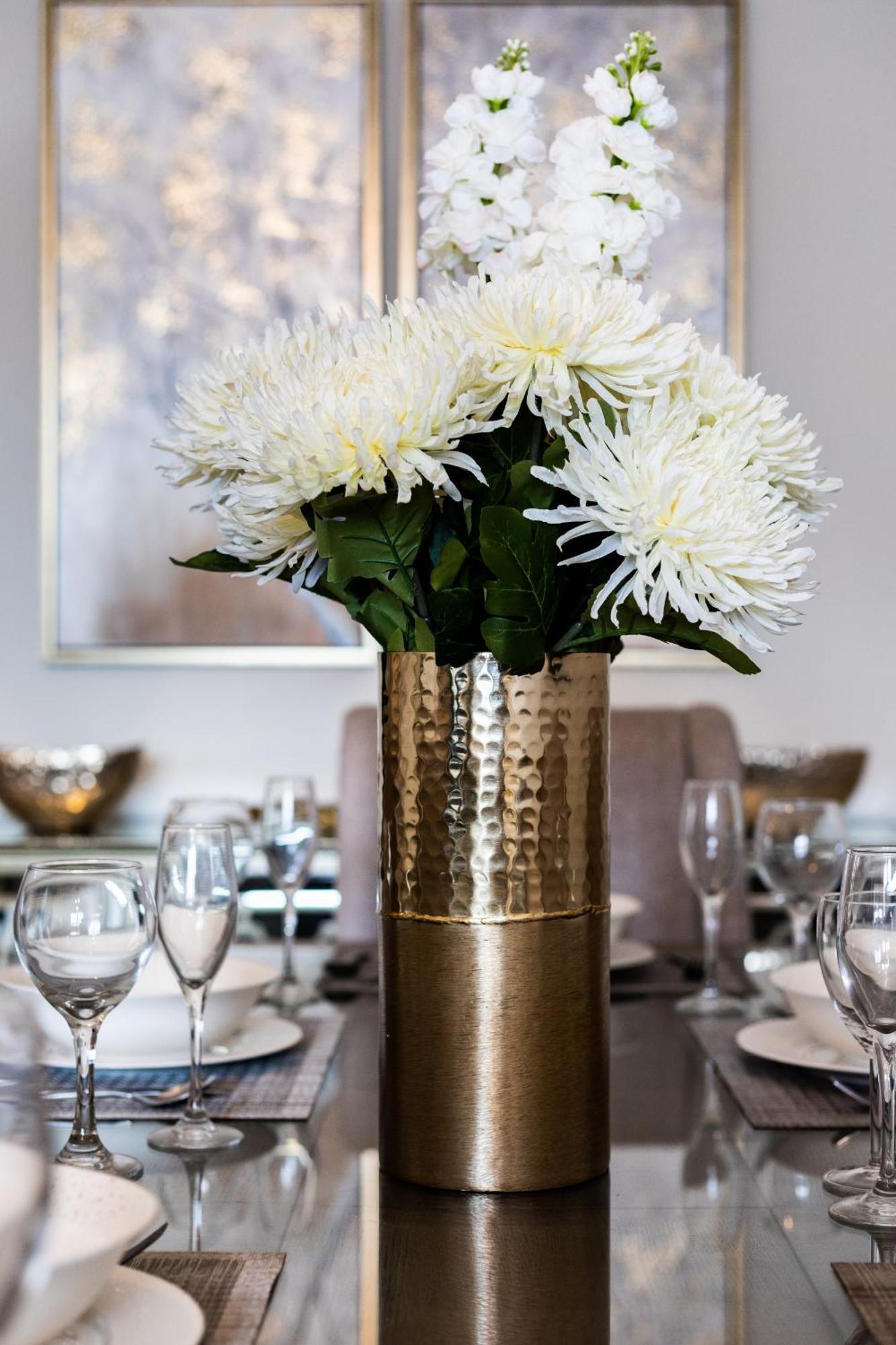 Eden's Homes & - Sparkle Tower