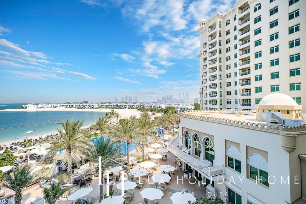 Lux - The Shoreline House Dubai