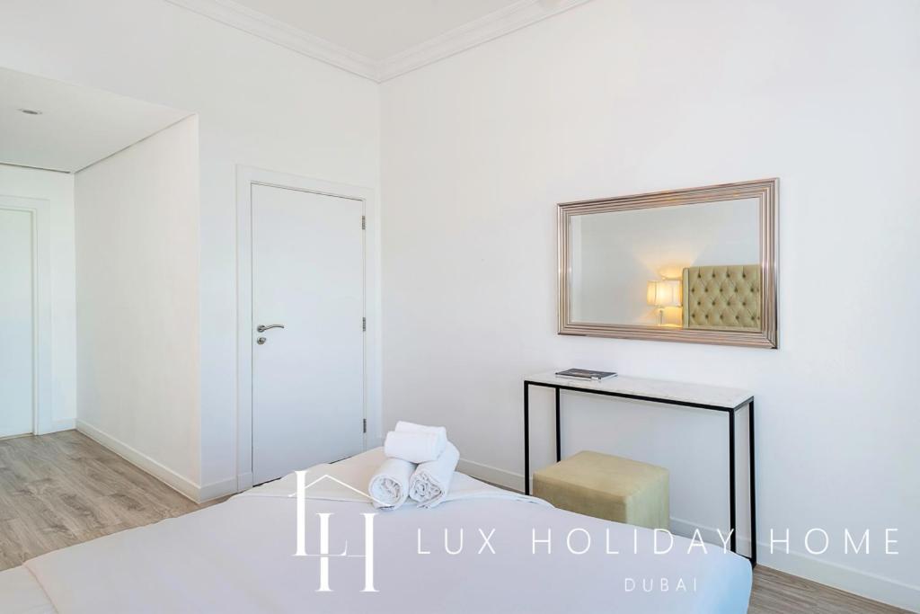 Lux - The Shoreline House Dubai