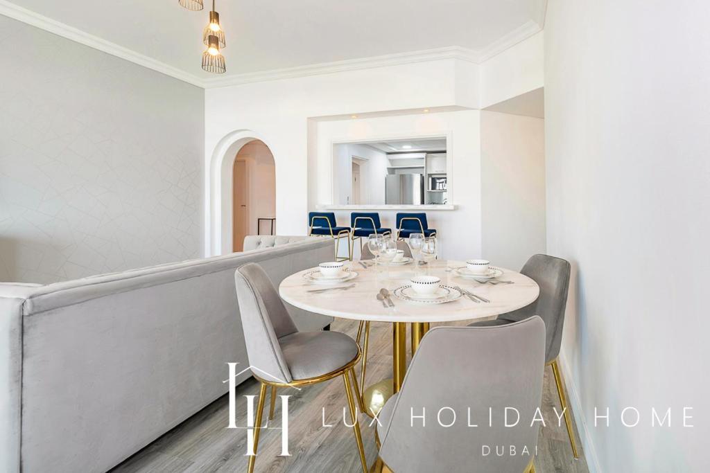 Lux - The Shoreline House Apartment