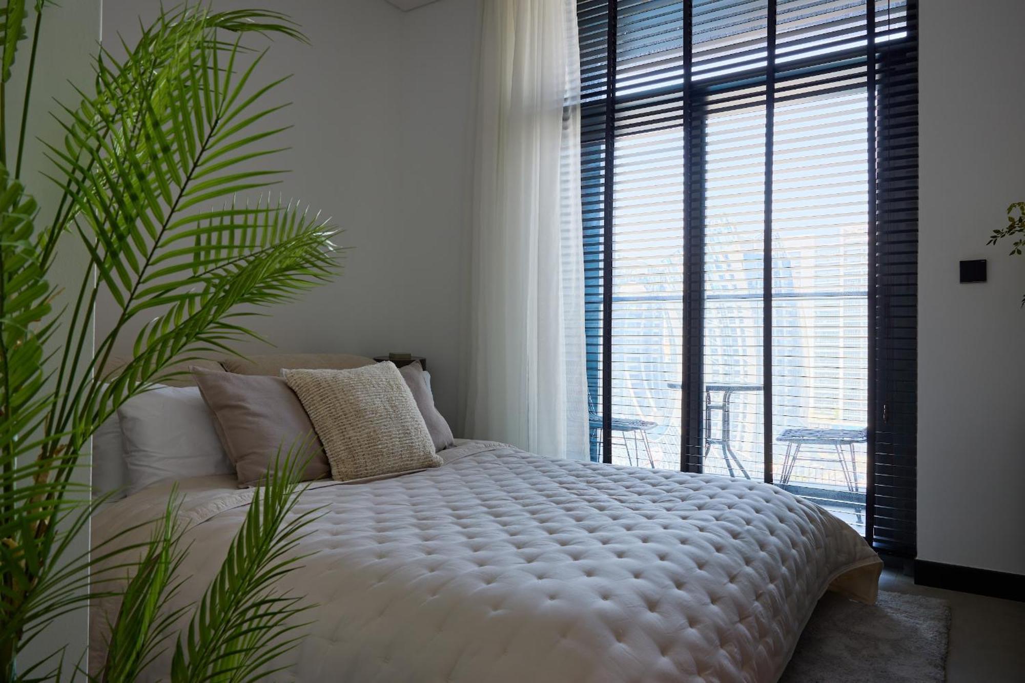 Luxury 1br Apartment, Canal View