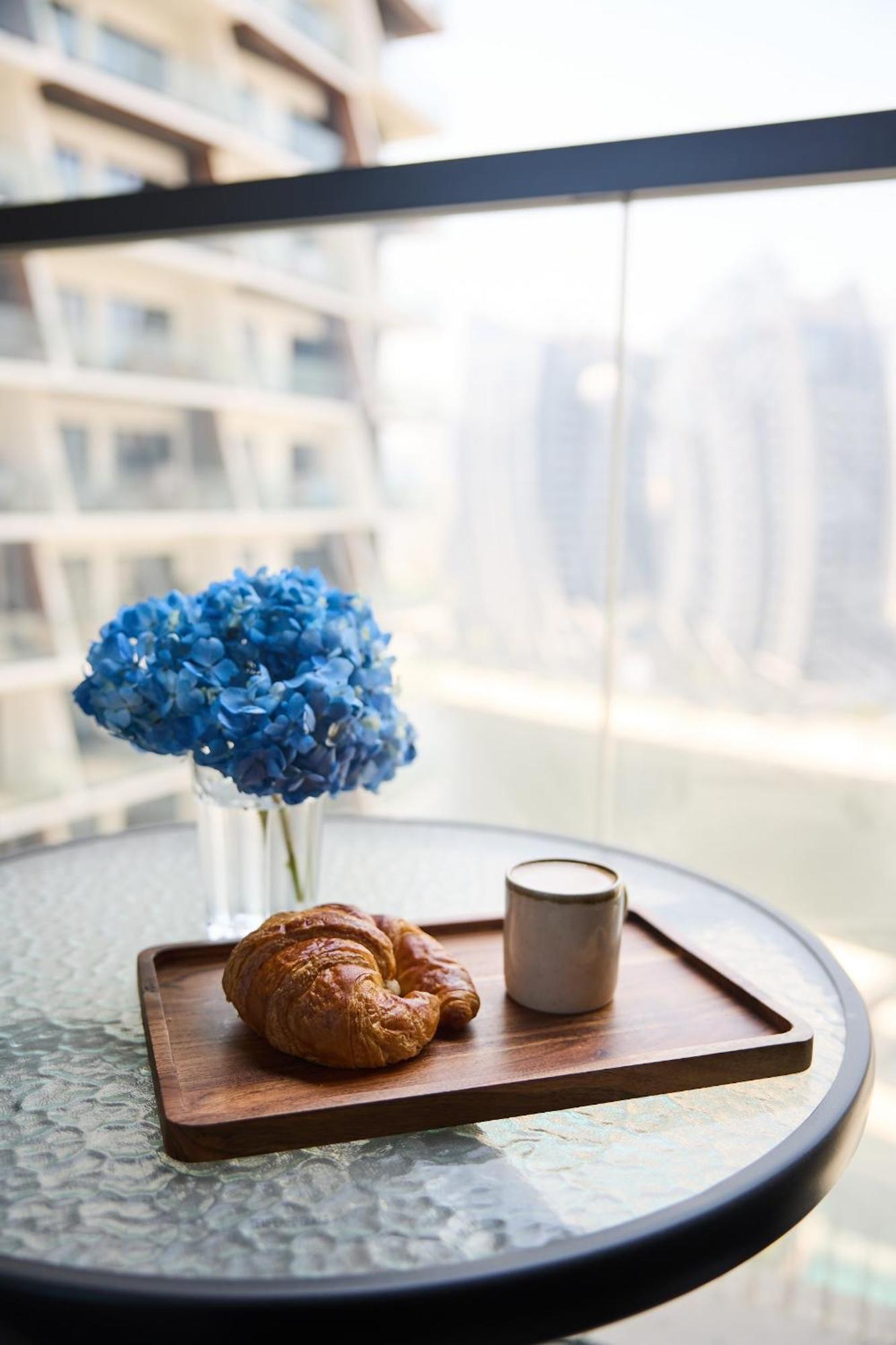 Luxury 1br Apartment, Canal View Apartment