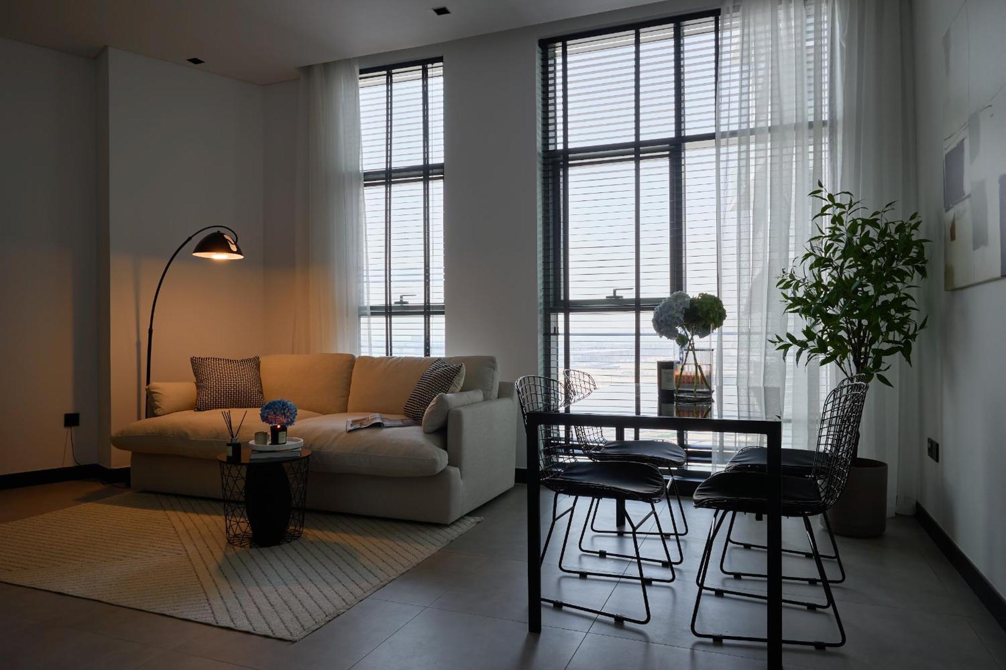 Luxury 1br Apartment, Canal View Apartment Dubai
