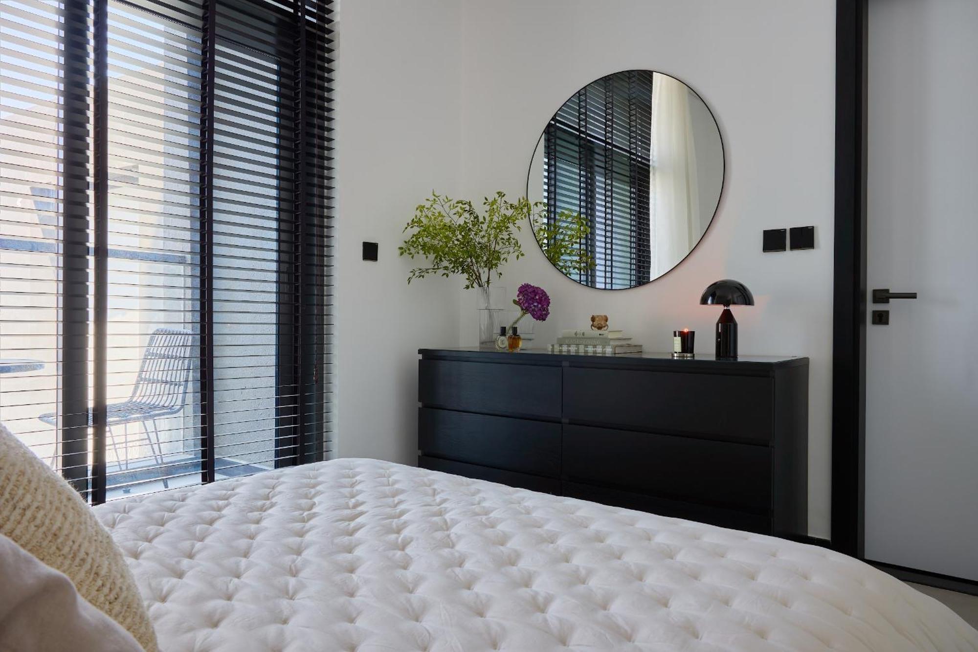 Luxury 1br Apartment, Canal View Dubai