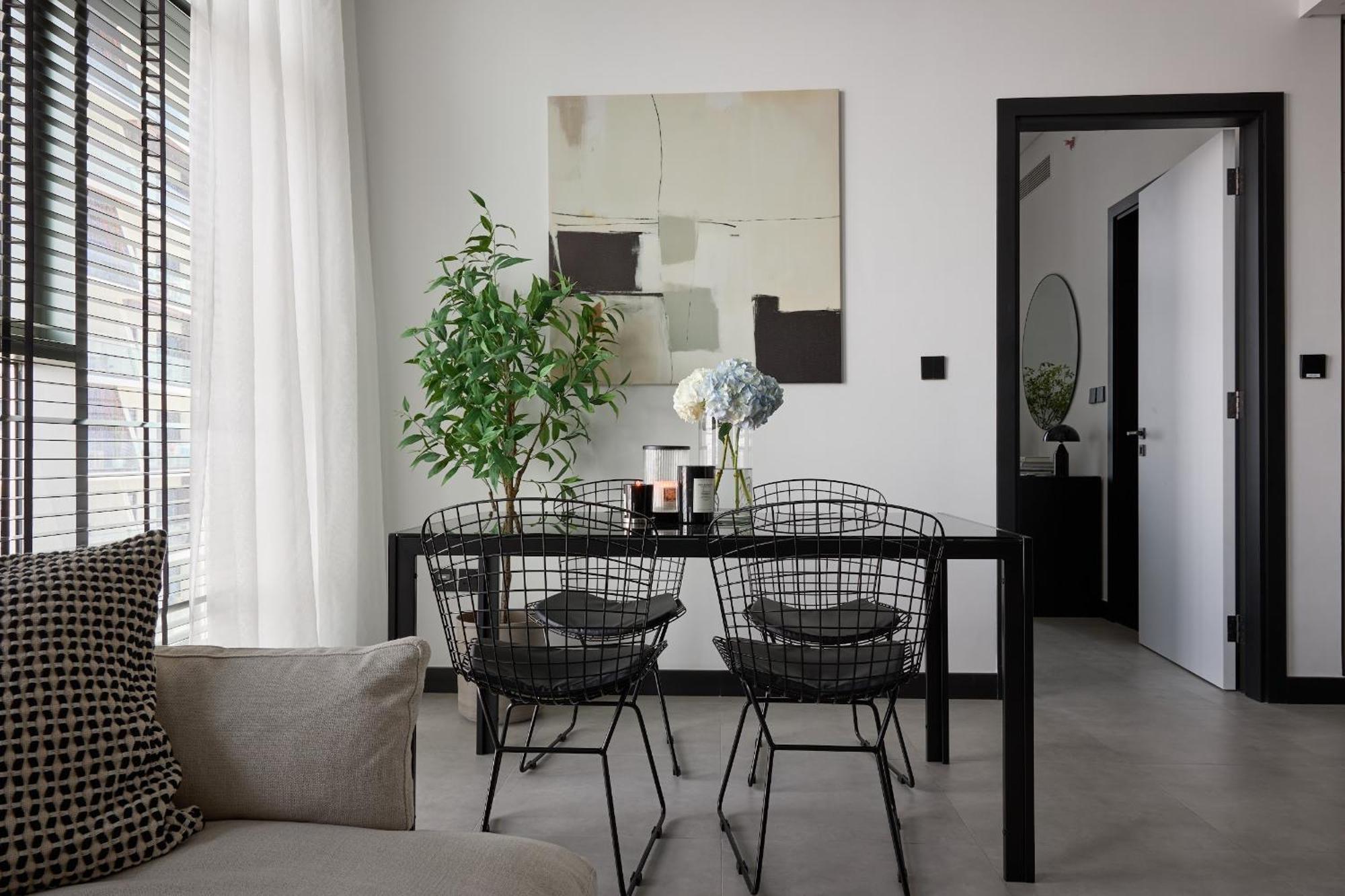 Luxury 1br Apartment, Canal View *