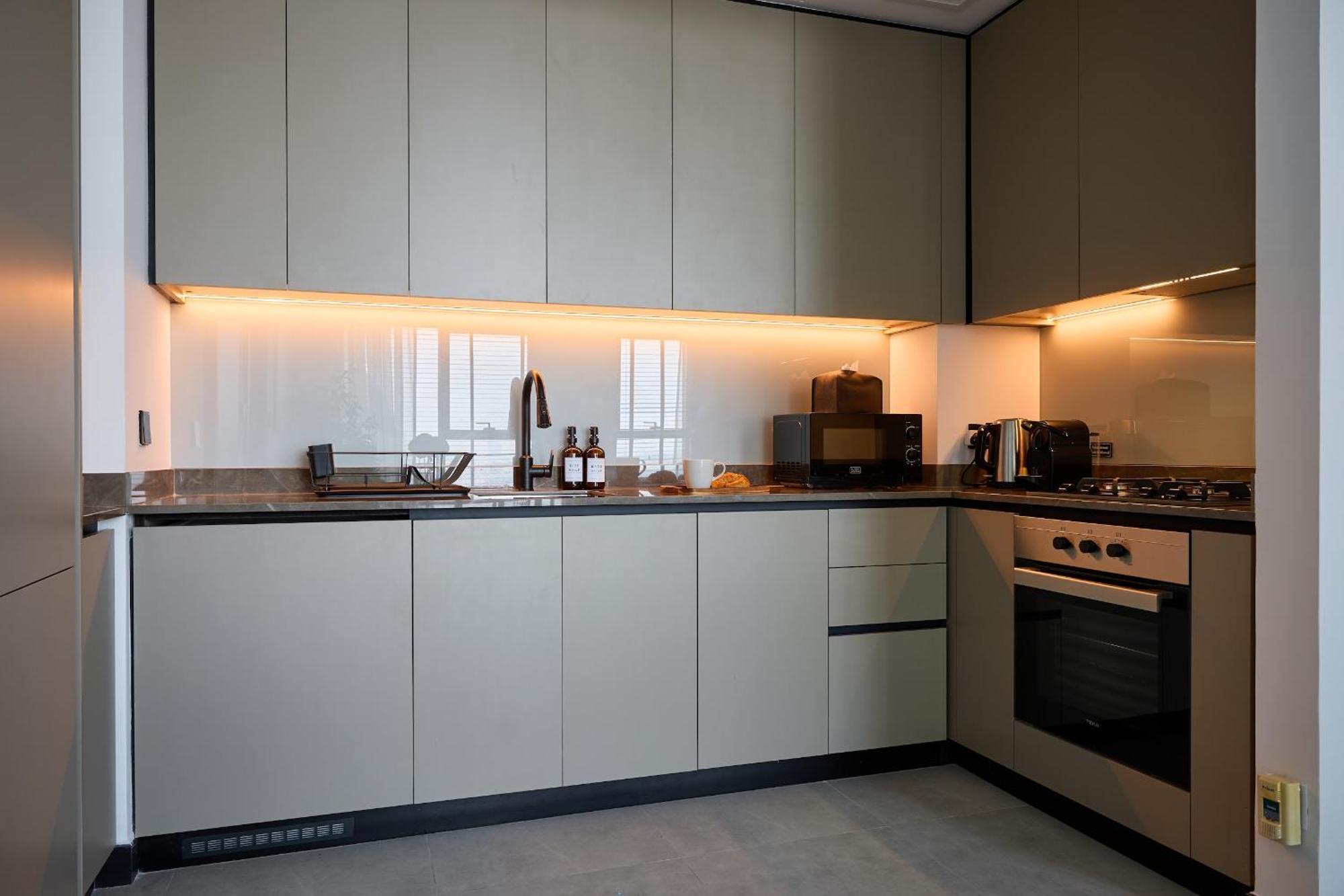 Luxury 1br Apartment, Canal View Apartment