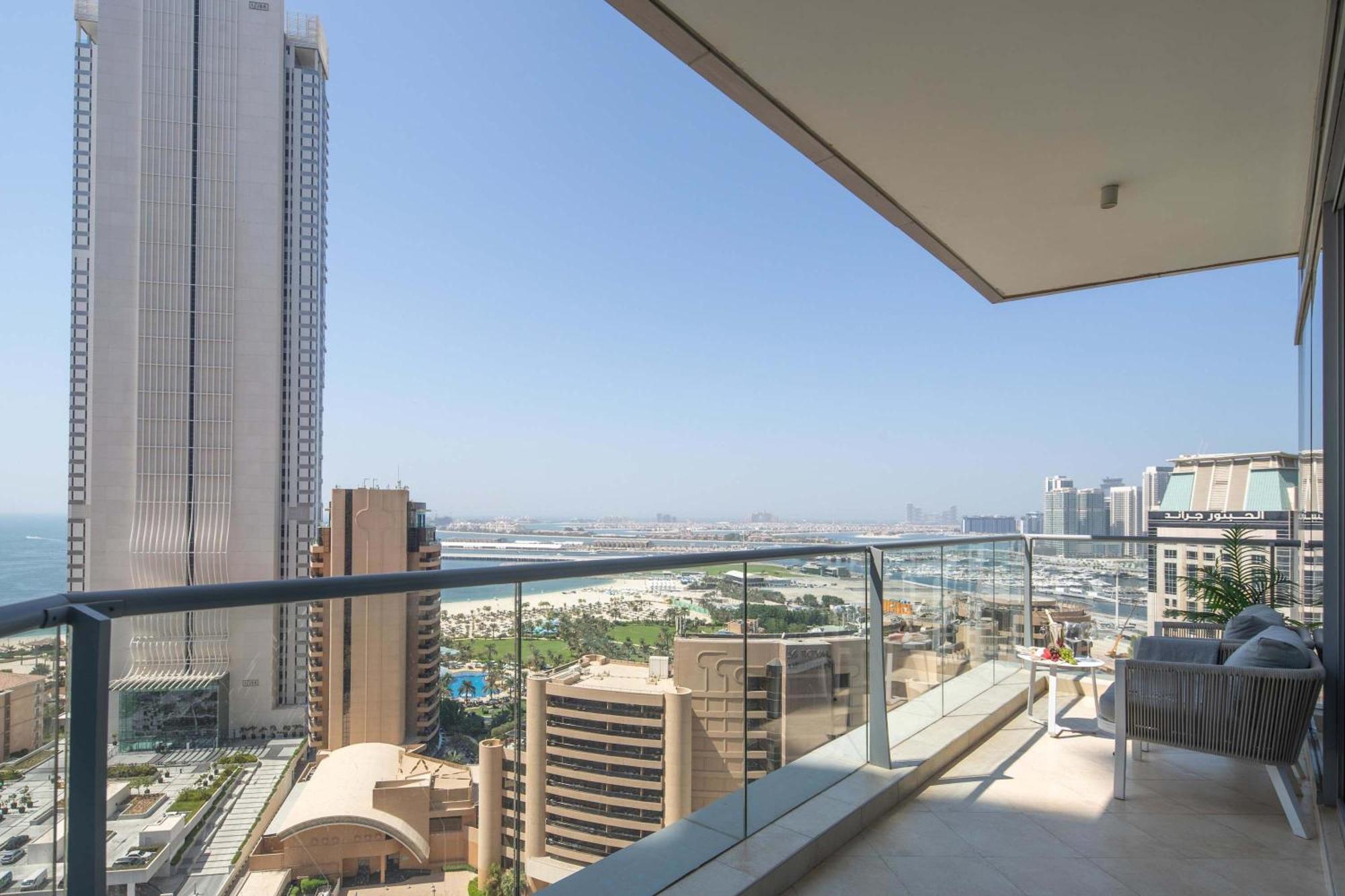 Frank Porter - Trident Grand * Dubai