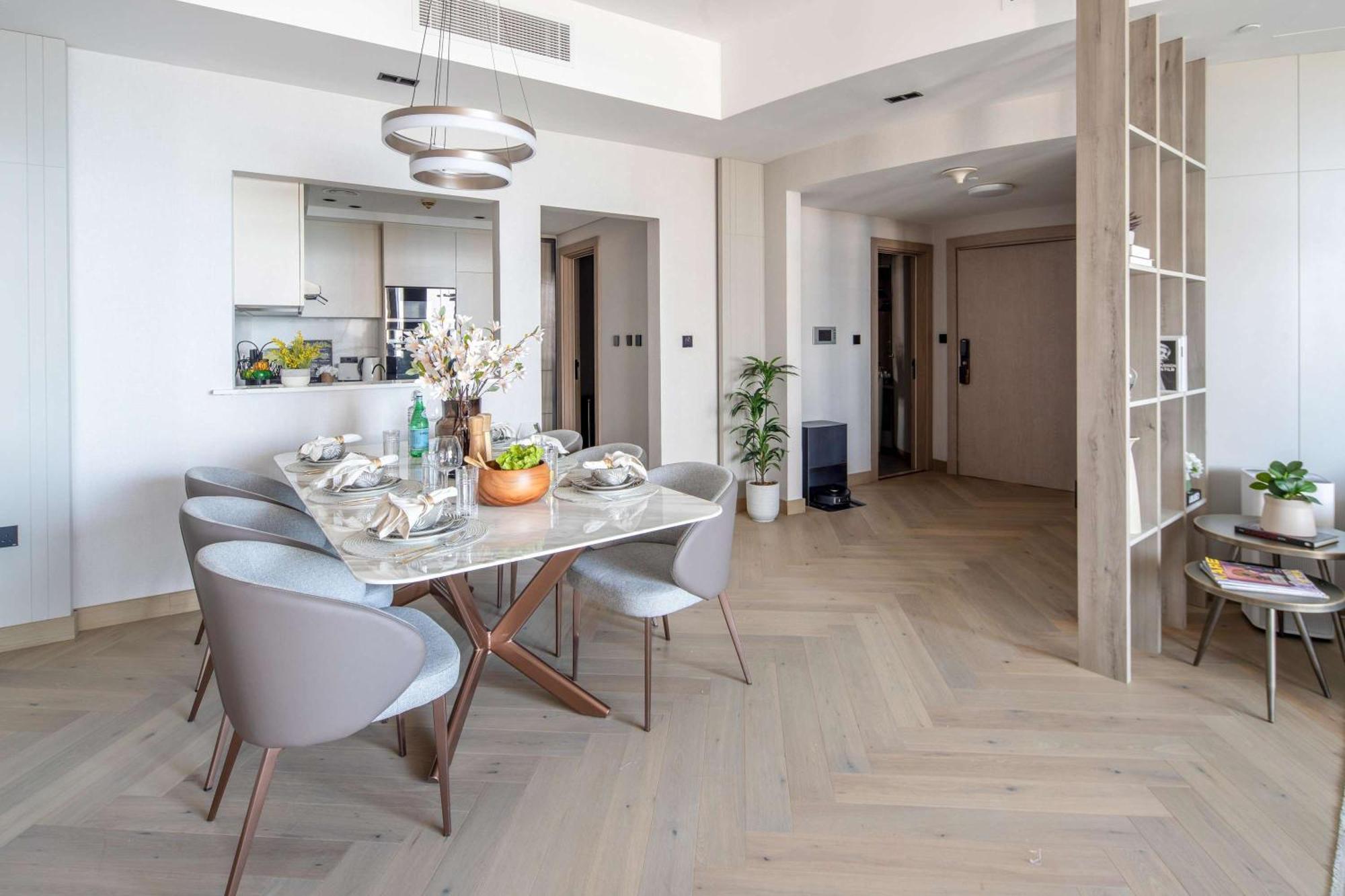 Frank Porter - Trident Grand Apartment