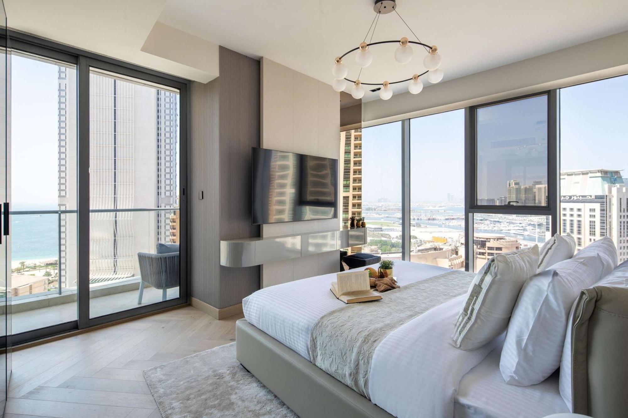 Frank Porter - Trident Grand Apartment