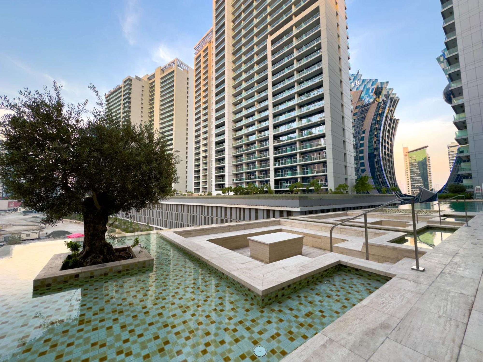 Naseem - Cozy With & Pool Views In Business Bay Dubai