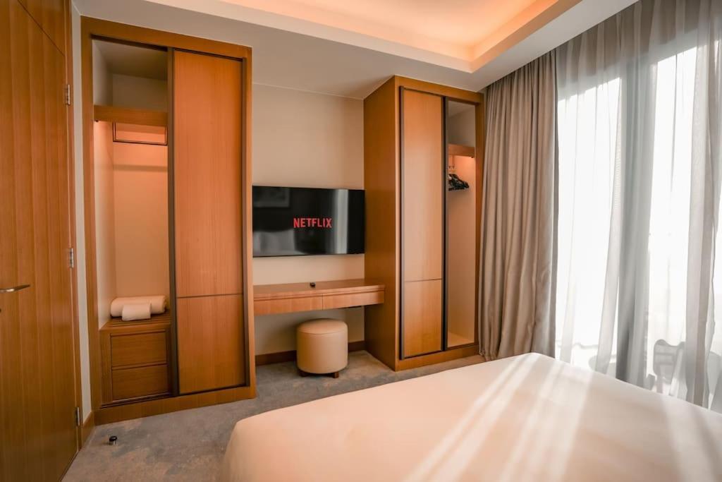 Address Opera 2br 54th Floor *