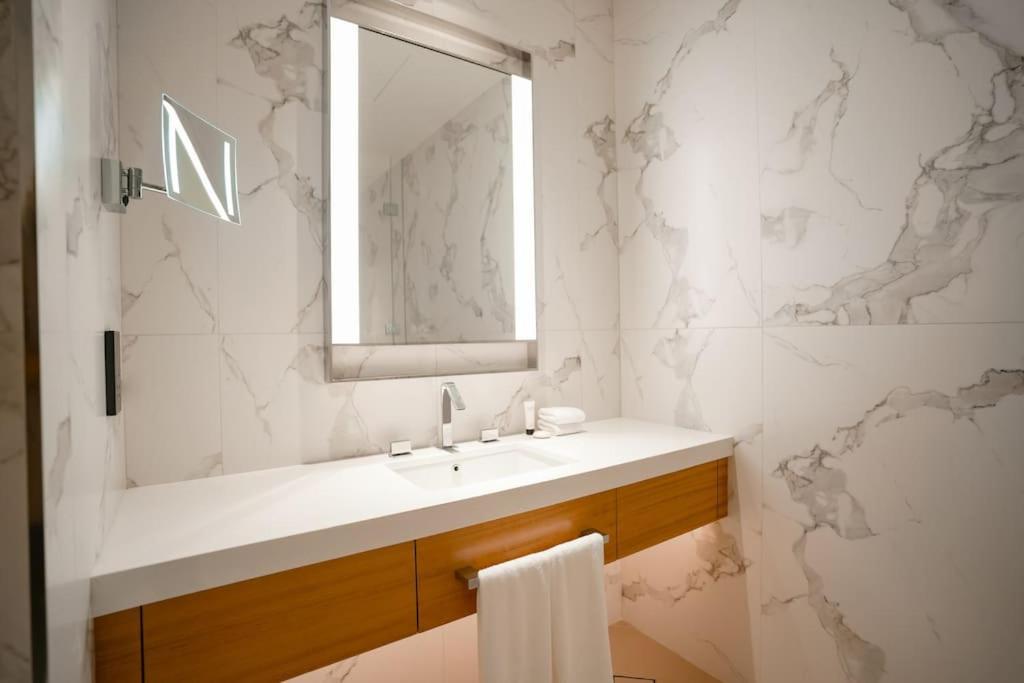 Address Opera 2br 54th Floor * Dubai