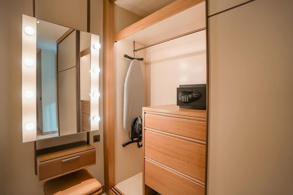 Address Opera 2br 54th Floor Apartment *