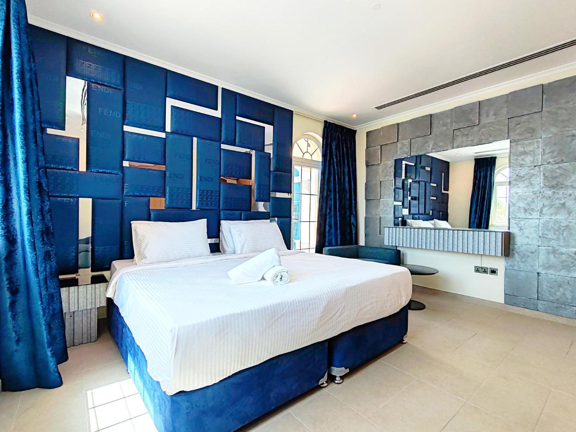 Royal Private Pool, Lux 7-bedroom On Marina