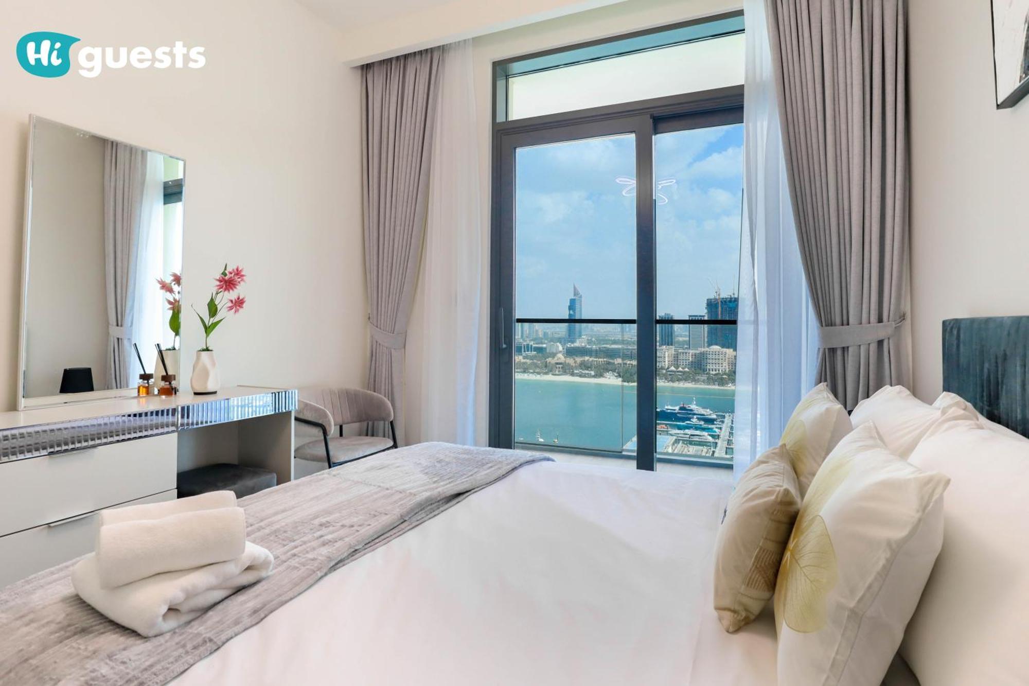 Apartment Higuests - Marina Retreat, Luxurious 3br Steps From The *