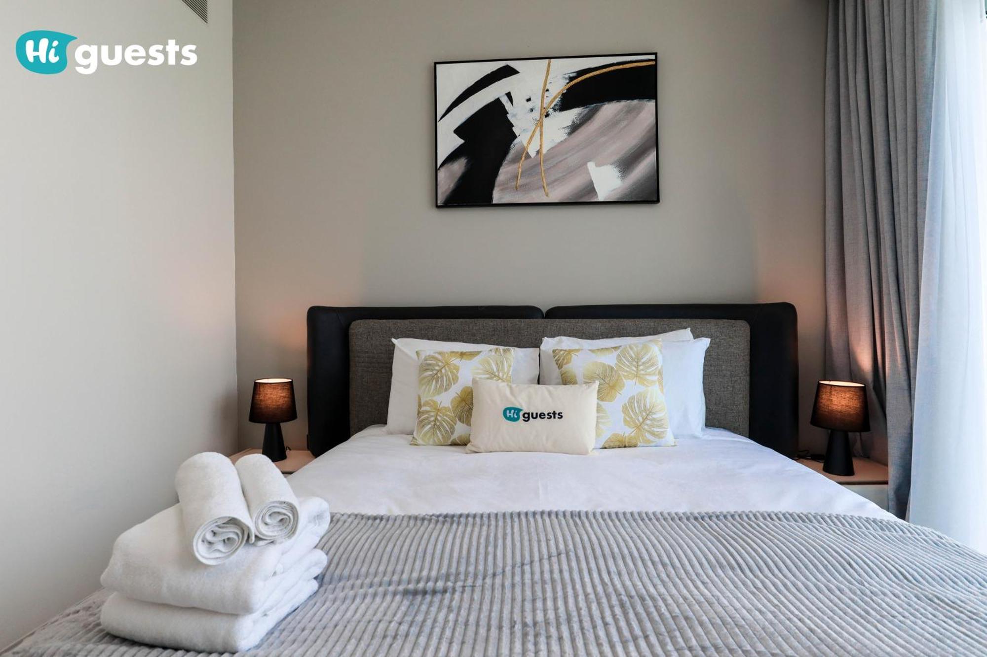 Apartment Higuests - Marina Retreat, Luxurious 3br Steps From The