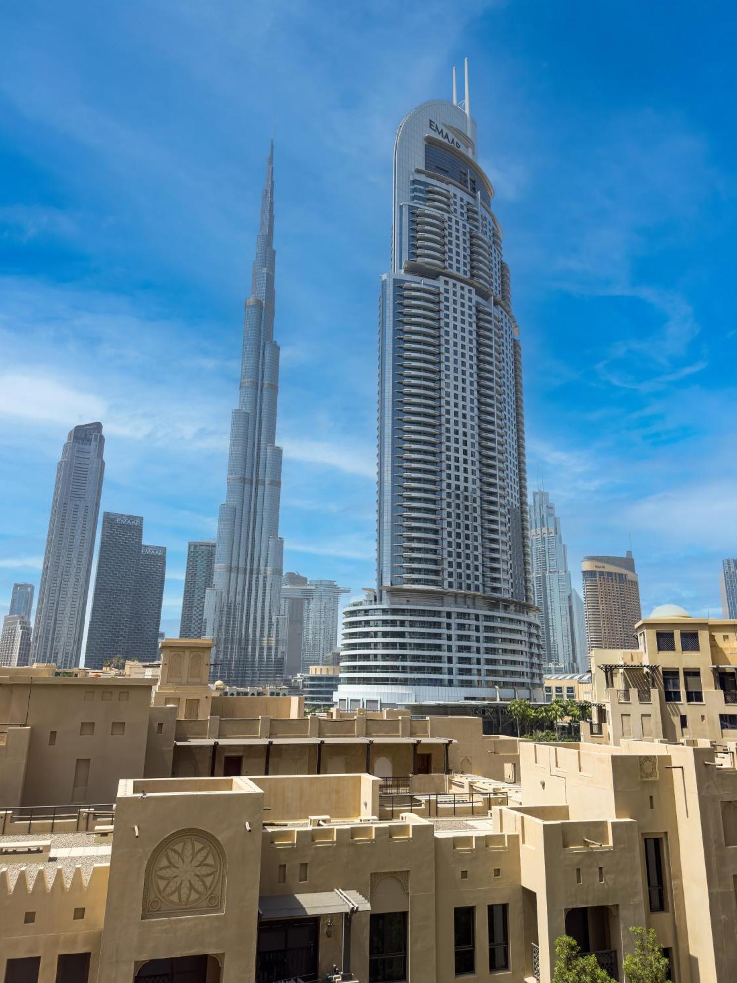 Al-fannan At Burj Royale - Best Downtown City View - Brand New Luxury 1 Bedroom Apartment