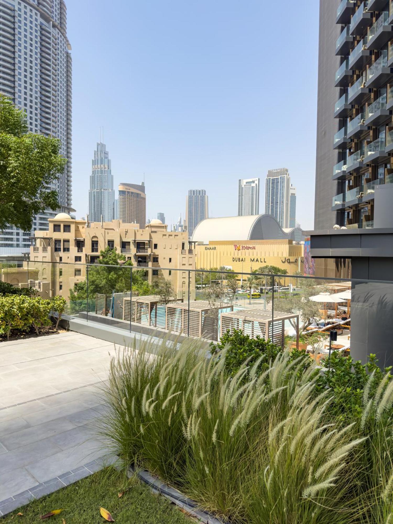 Al-fannan At Burj Royale - Best Downtown City View - Brand New Luxury 1 Bedroom * Dubai
