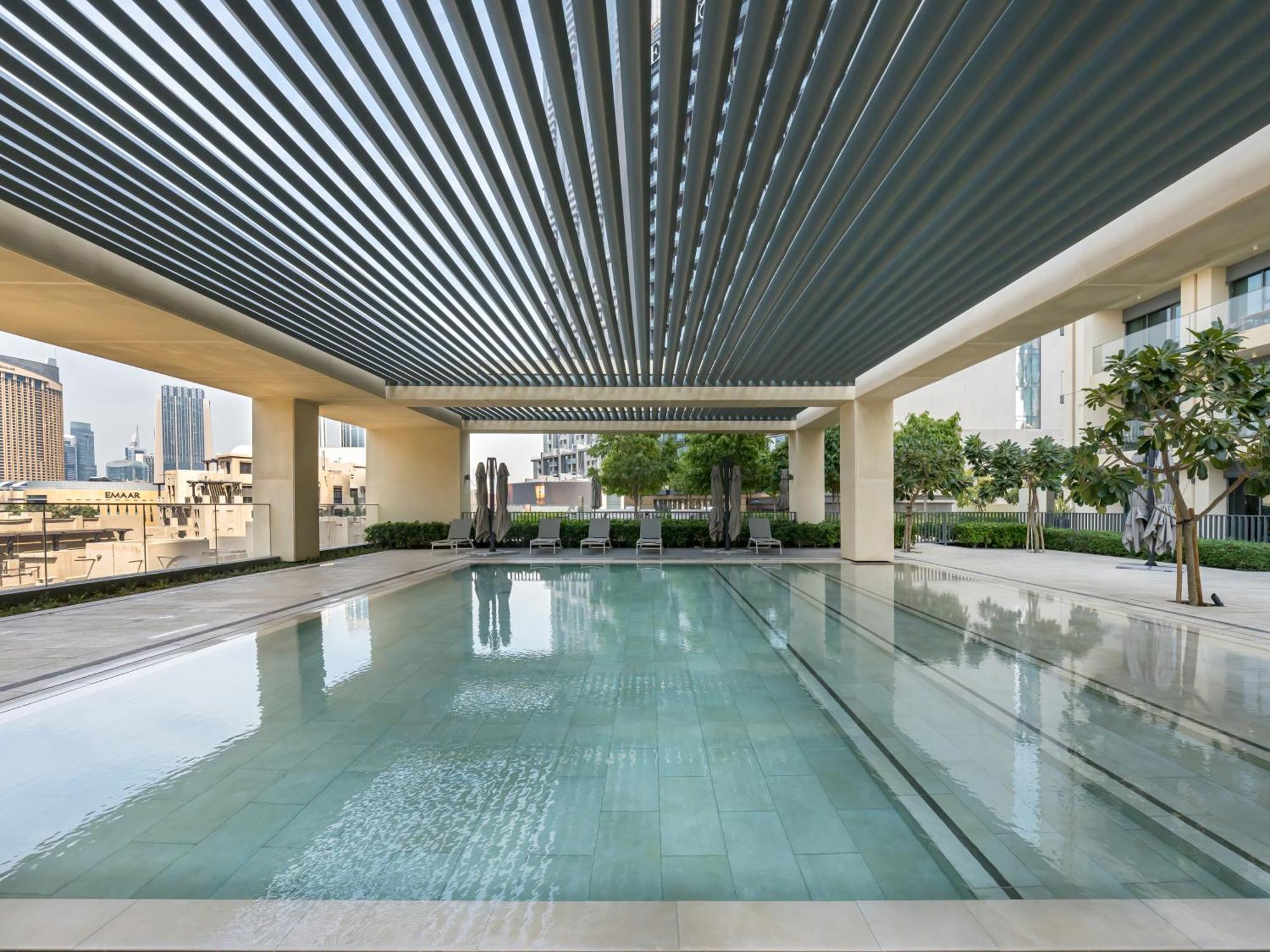Al-fannan At Burj Royale - Best Downtown City View - Brand New Luxury 1 Bedroom Apartment