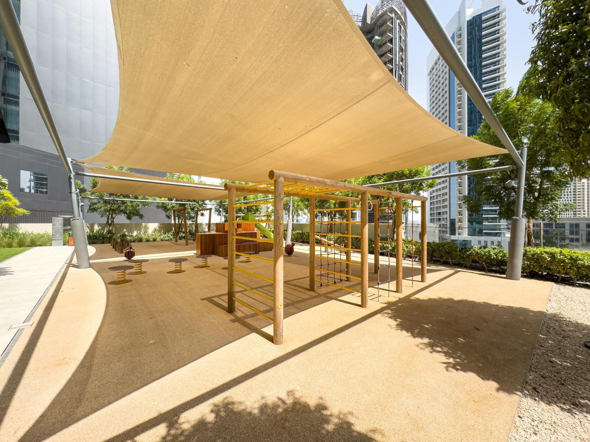 Al-fannan At Burj Royale - Best Downtown City View - Brand New Luxury 1 Bedroom *