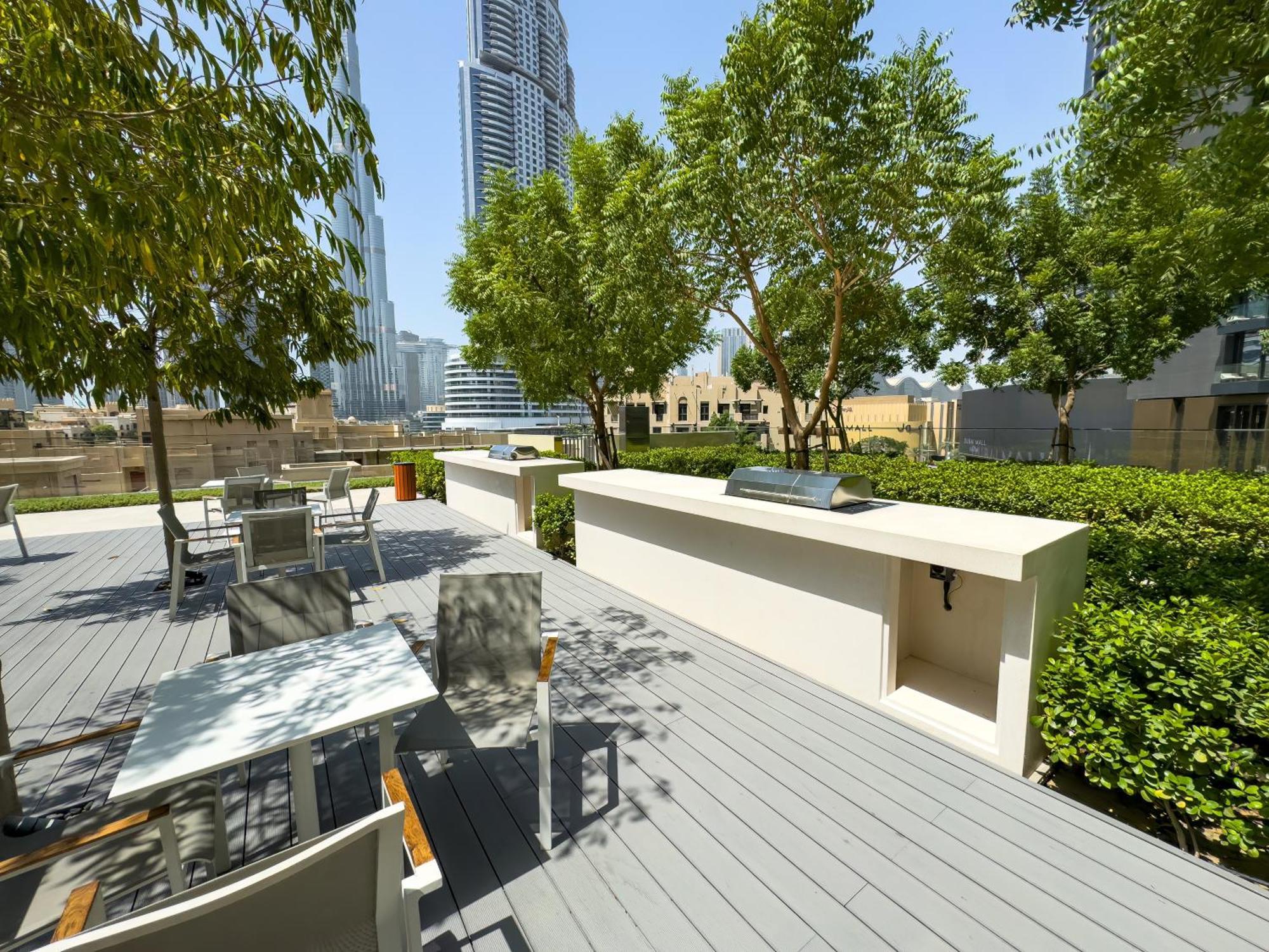 Al-fannan At Burj Royale - Best Downtown City View - Brand New Luxury 1 Bedroom * Dubai