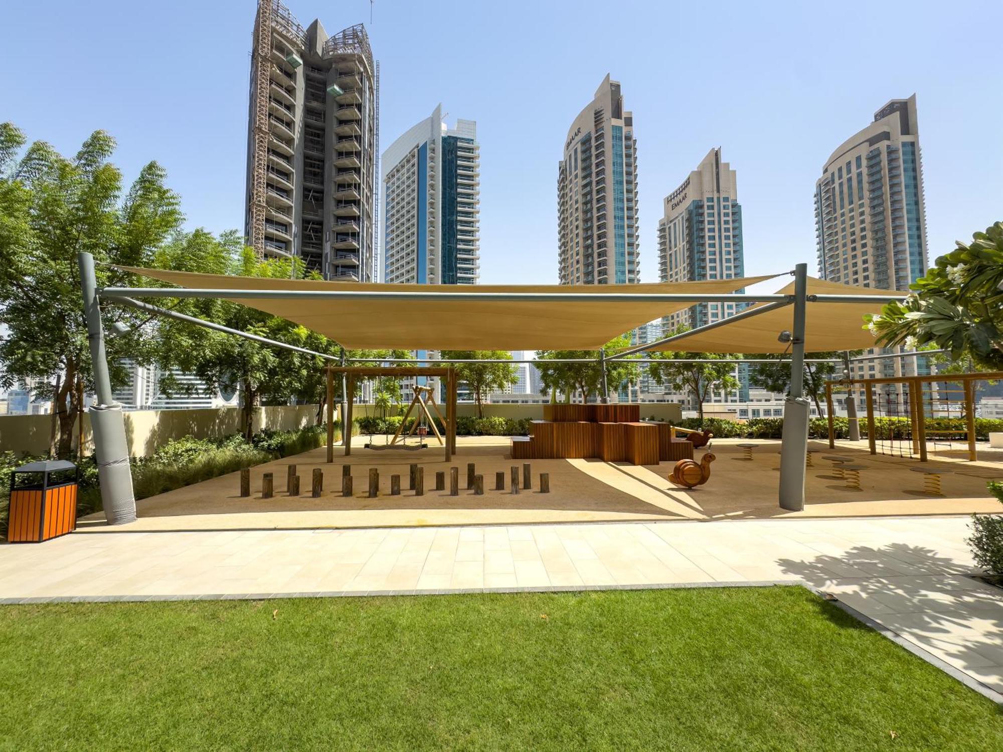 Al-fannan At Burj Royale - Best Downtown City View - Brand New Luxury 1 Bedroom