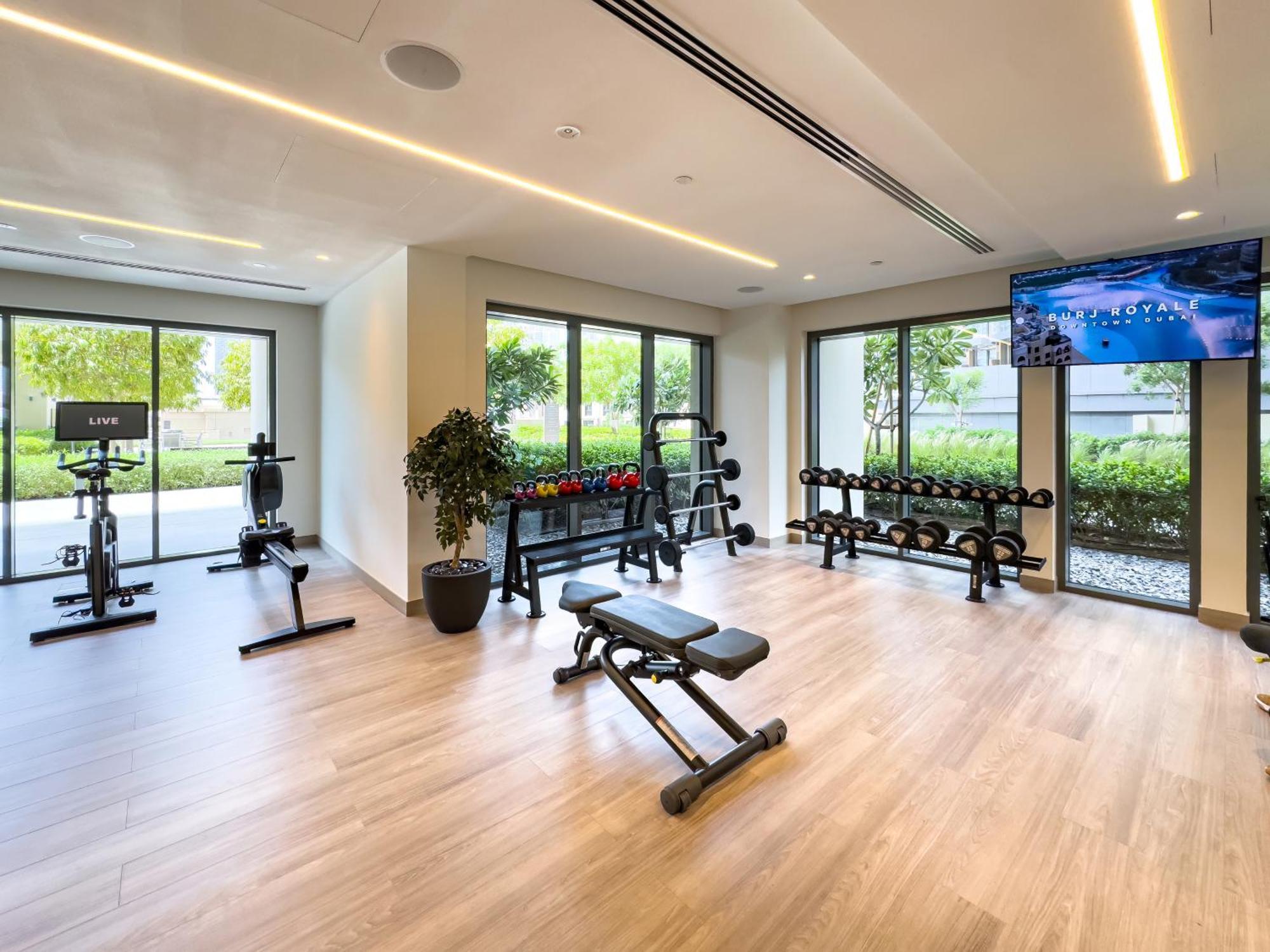 Al-fannan At Burj Royale - Best Downtown City View - Brand New Luxury 1 Bedroom Apartment *