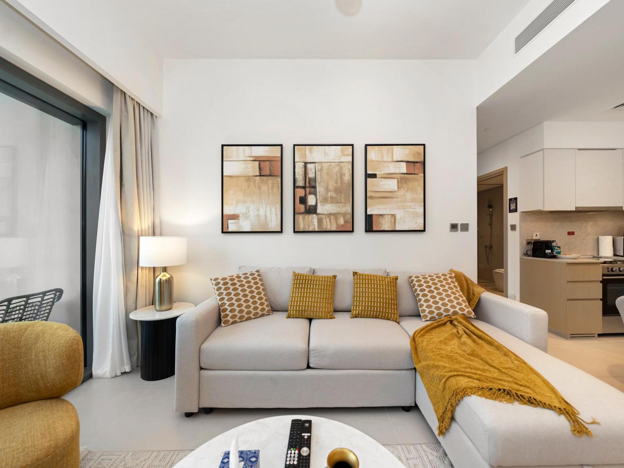 Al-fannan At Burj Royale - Best Downtown City View - Brand New Luxury 1 Bedroom Apartment