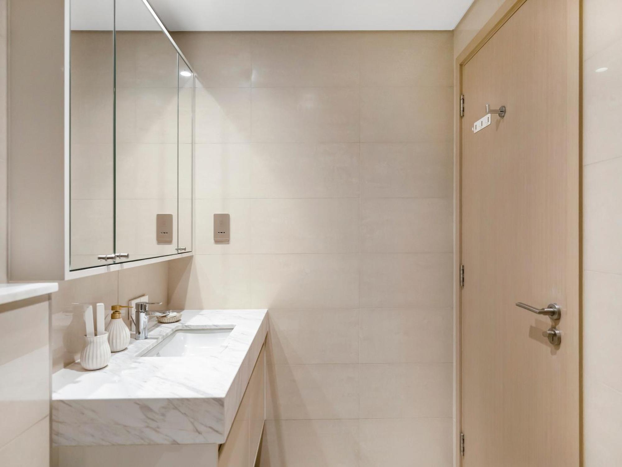 Al-fannan At Burj Royale - Best Downtown City View - Brand New Luxury 1 Bedroom Apartment Dubai