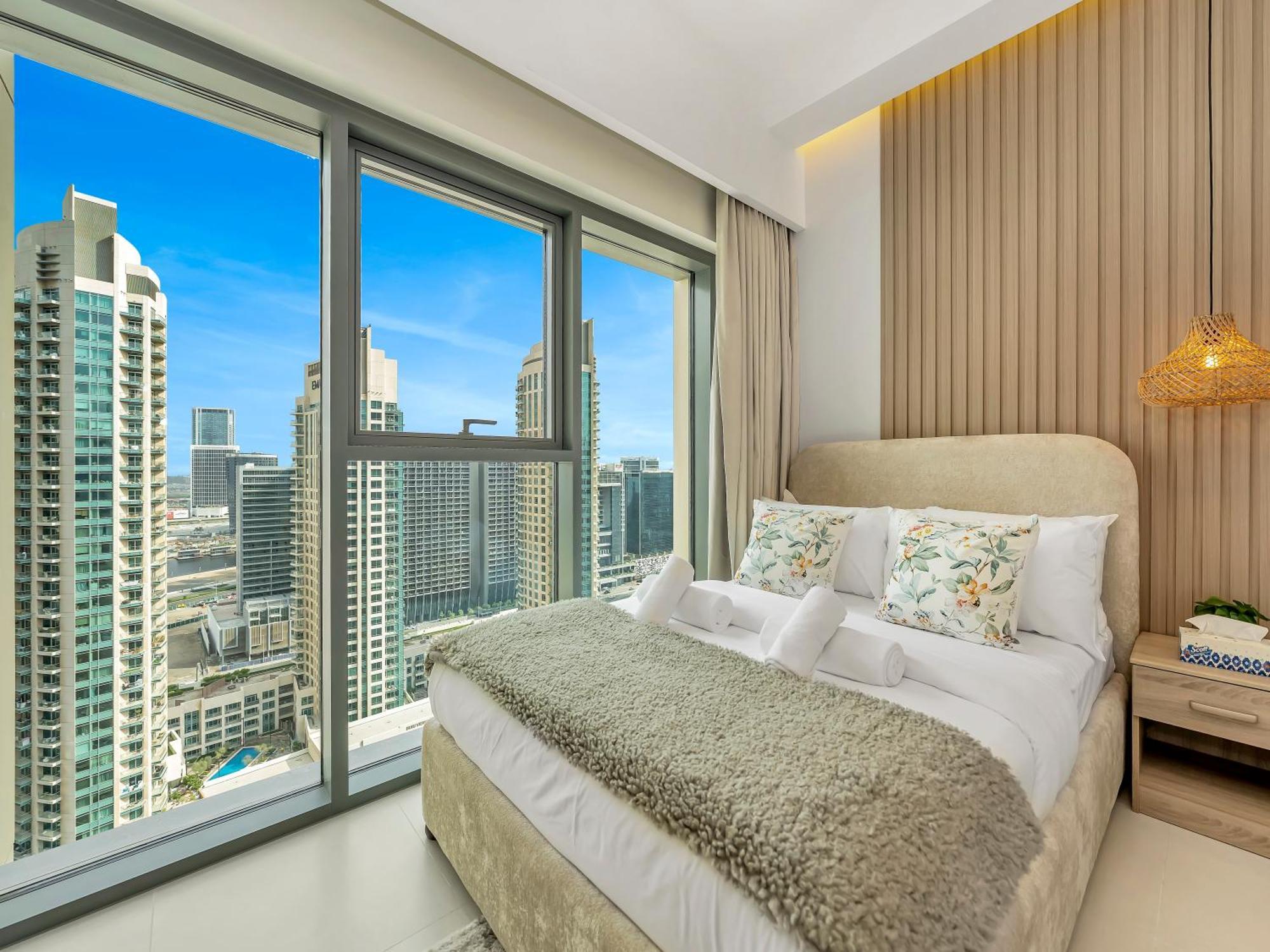 Al-fannan At Burj Royale - Best Downtown City View - Brand New Luxury 1 Bedroom *