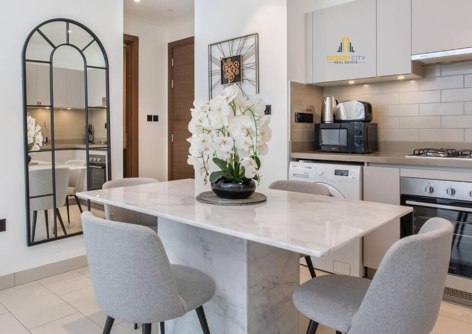 Fully Furnished 2 Bed In Sobha Creek Vista Reserve, Hosted By Desert *