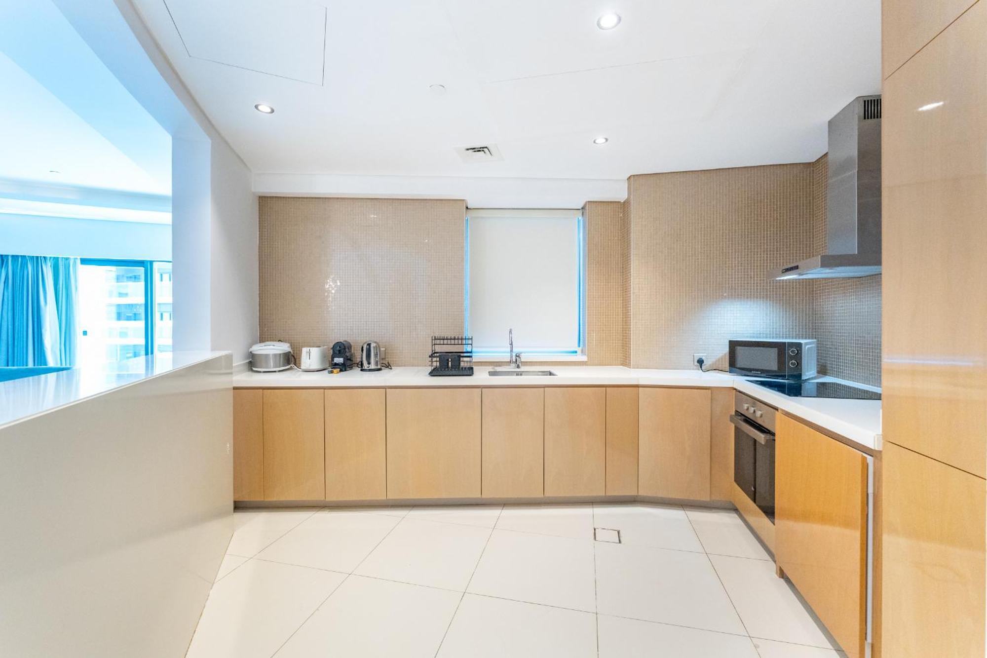 3 Bed In Damac Paramount By Pk Holidays