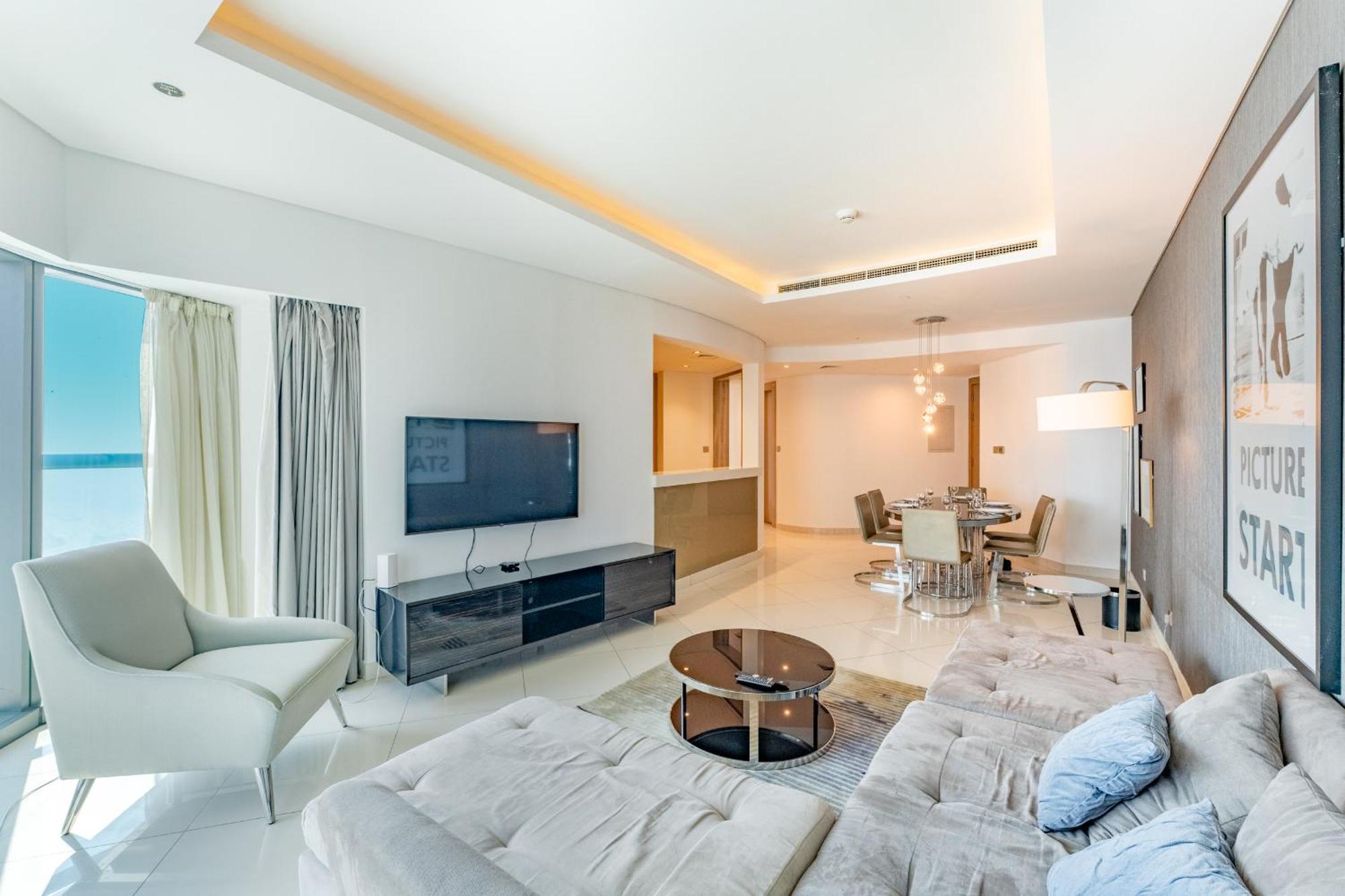 3 Bed In Damac Paramount By Pk Holidays Apartment Dubai