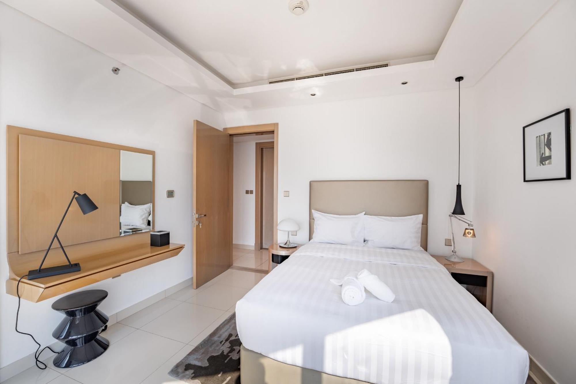 3 Bed In Damac Paramount By Pk Holidays Dubai