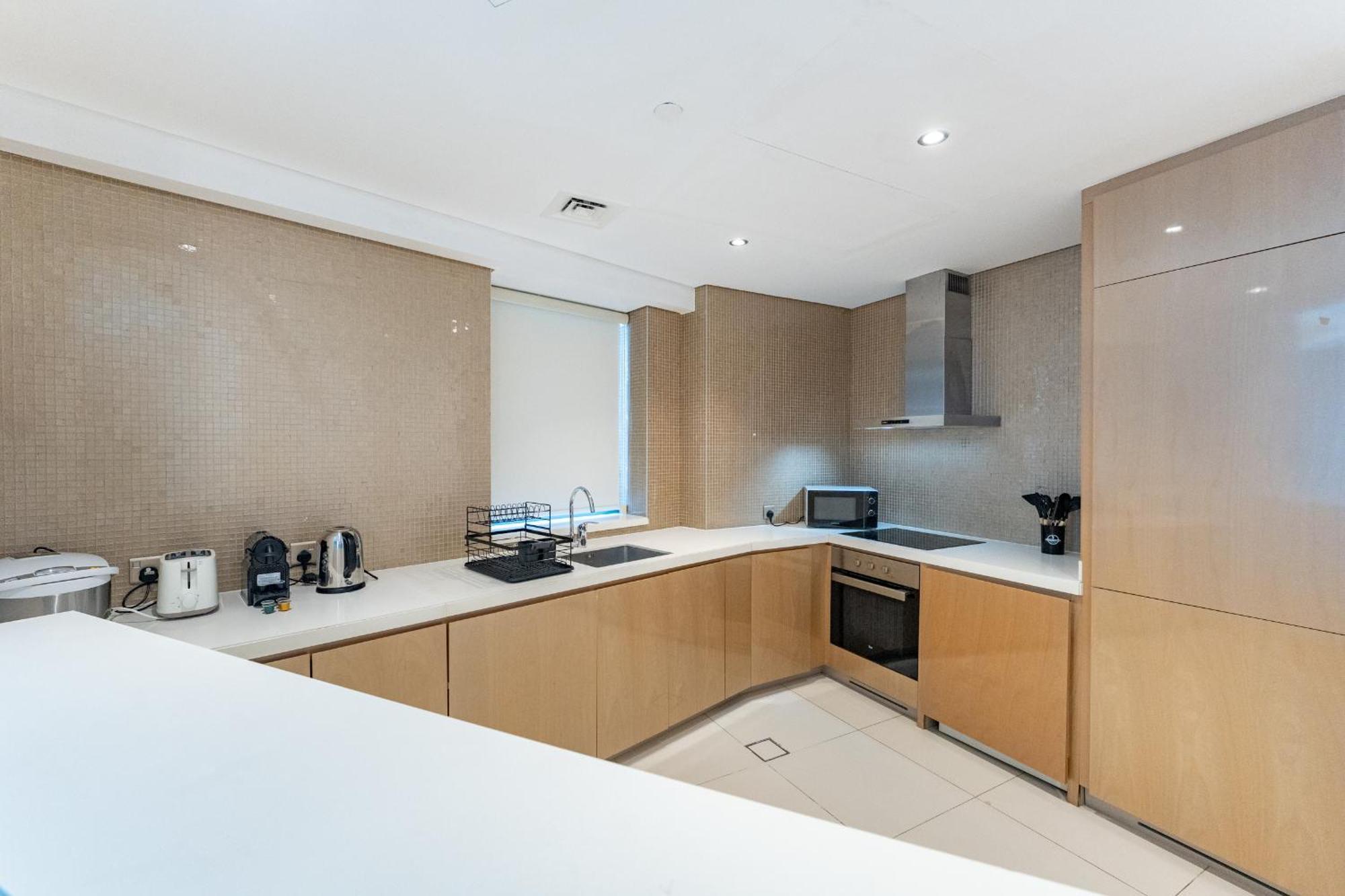3 Bed In Damac Paramount By Pk Holidays