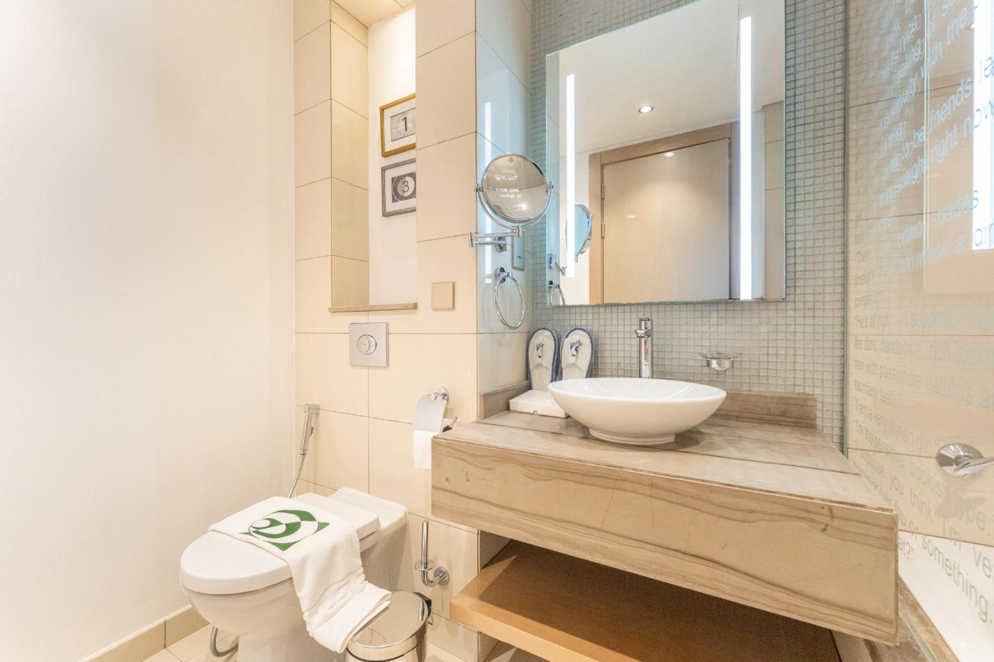 3 Bed In Damac Paramount By Pk Holidays Apartment