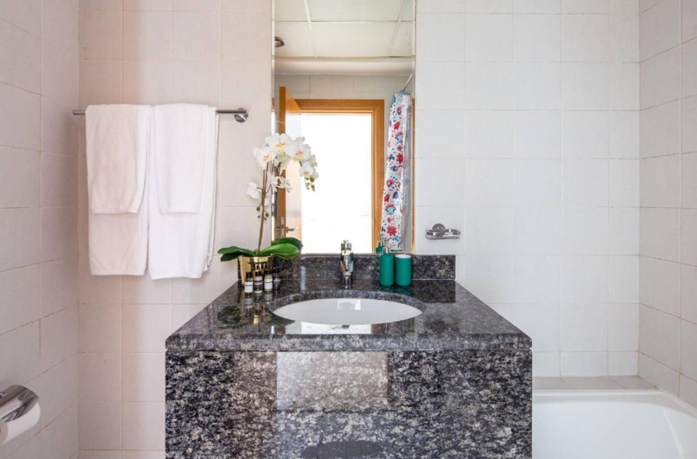 Apartment Comfortable And Spacious 1 Bedroom In Business Bay Dubai