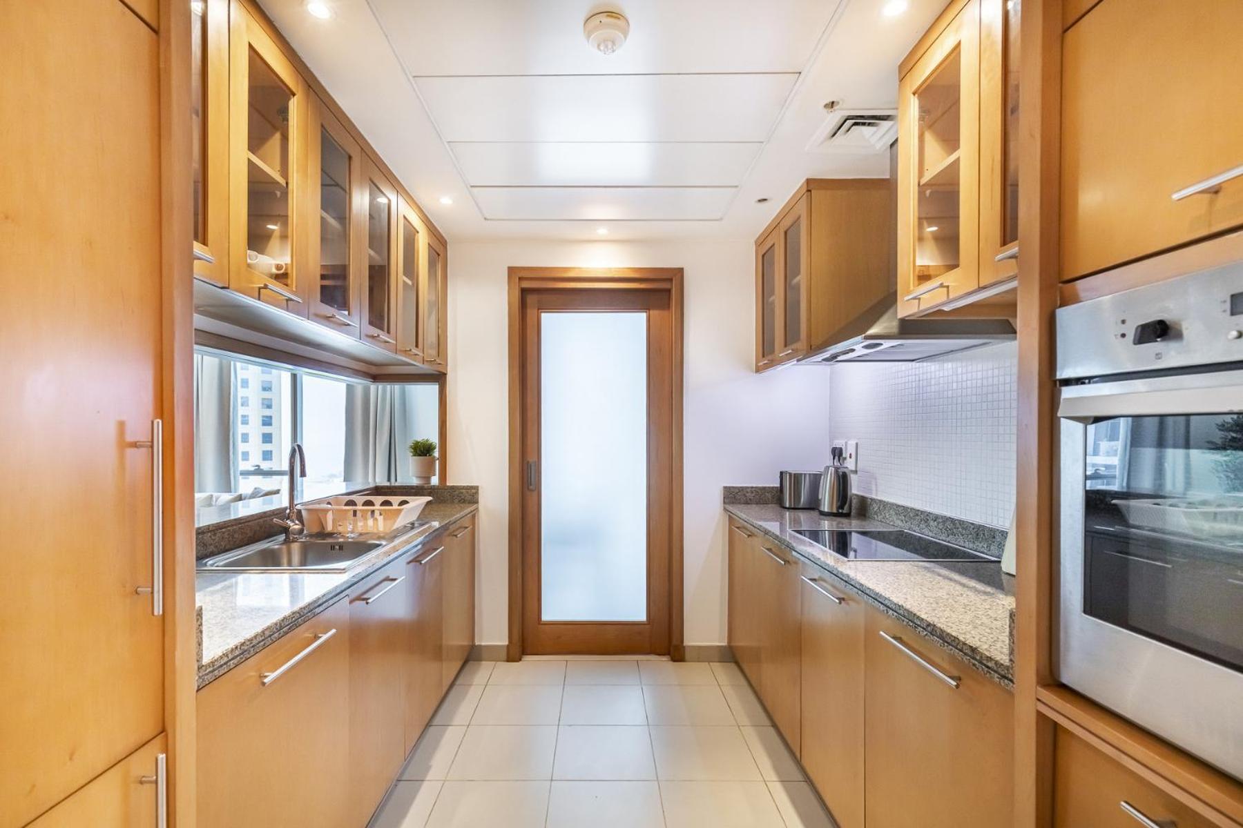 Spacious Modern In Marina *