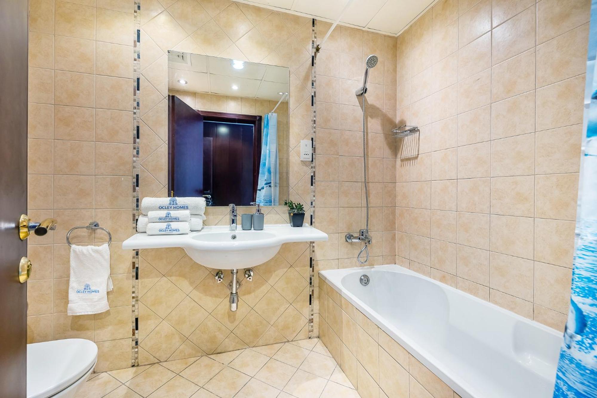 Extra Spacious With Stunning Marina Views Apartment
