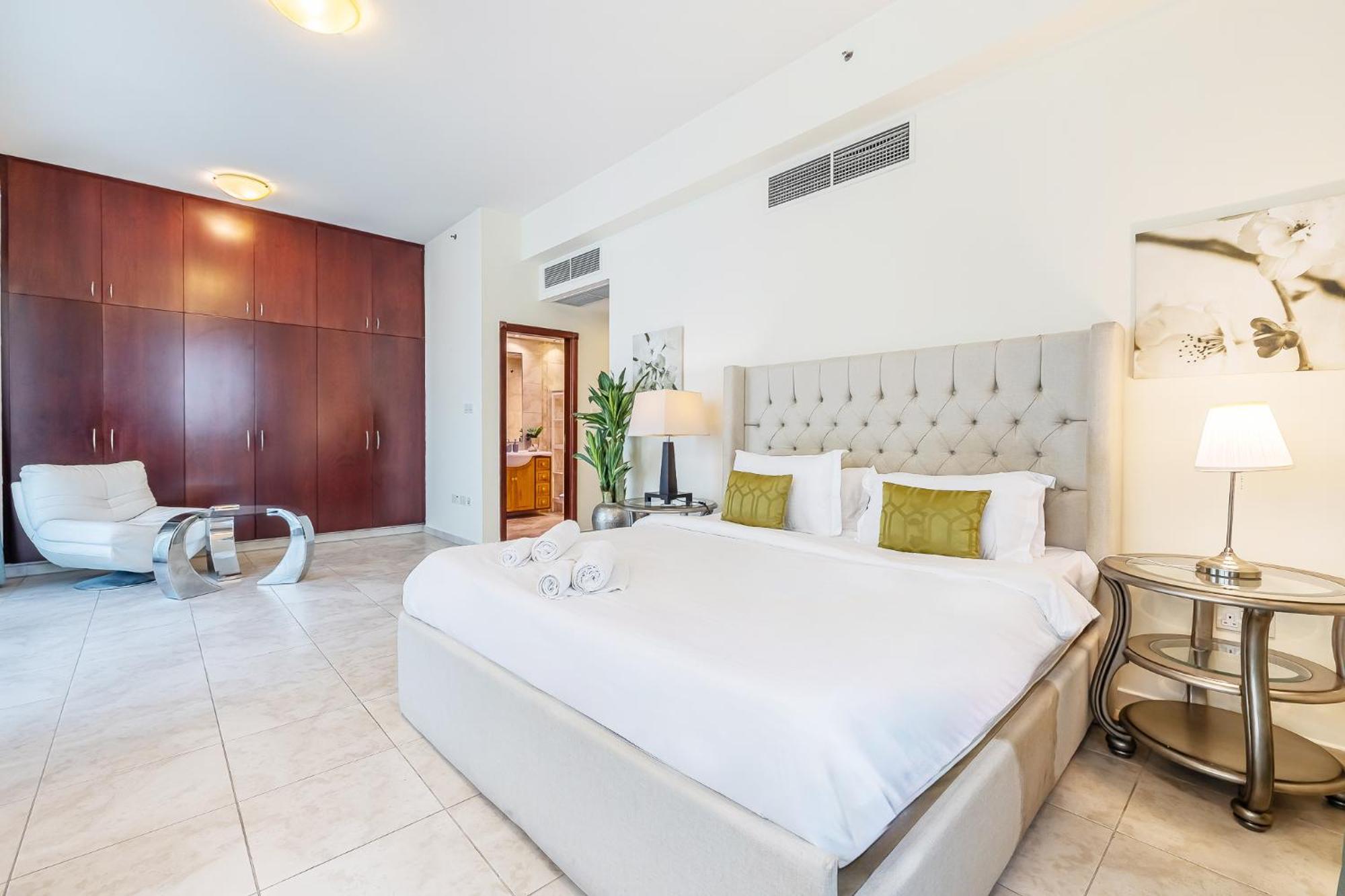 Apartment Extra Spacious With Stunning Marina Views