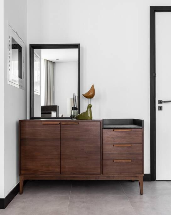 Apartment Rare Luxury 1bdr 15 Northside *