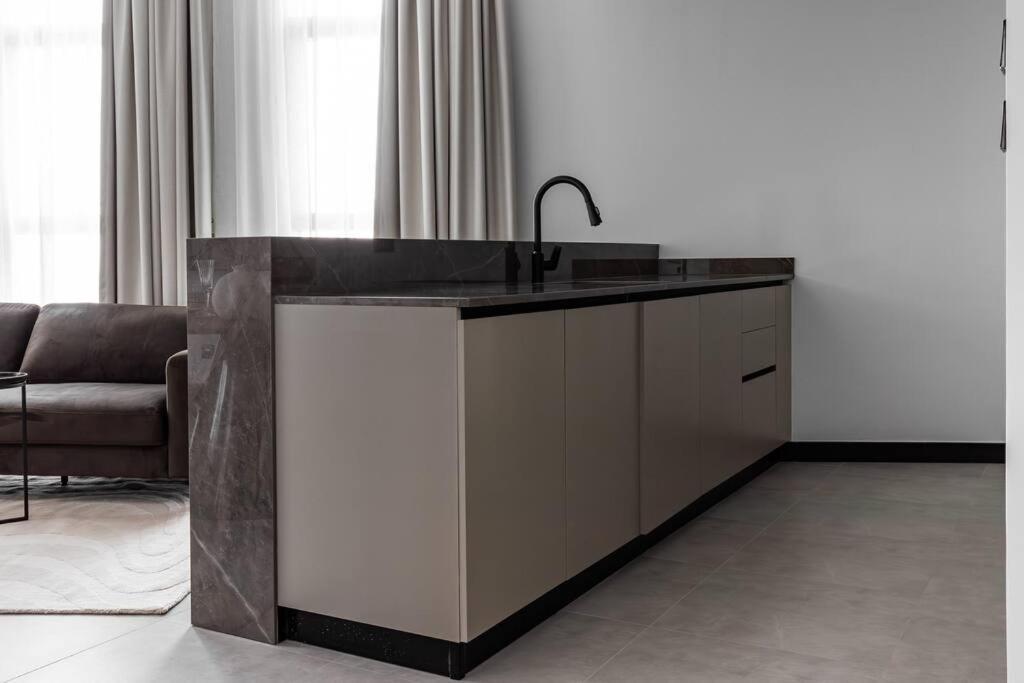 Apartment Rare Luxury 1bdr 15 Northside *