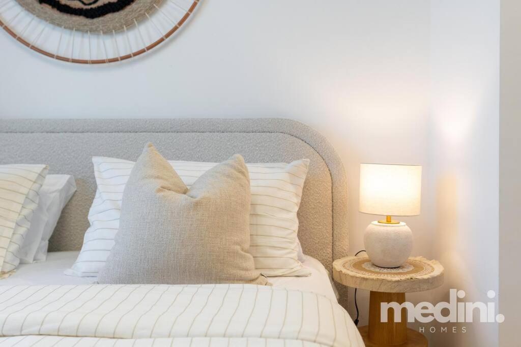 12min From Burj Khalifa - - Azizi Riviera Apartment Dubai
