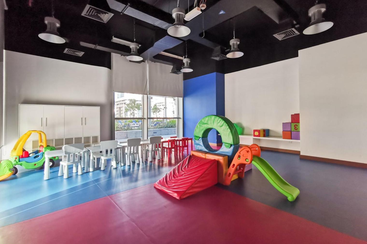 Blueground Difc Pool Gym Underground Parking Dxb-1511 Apartment *